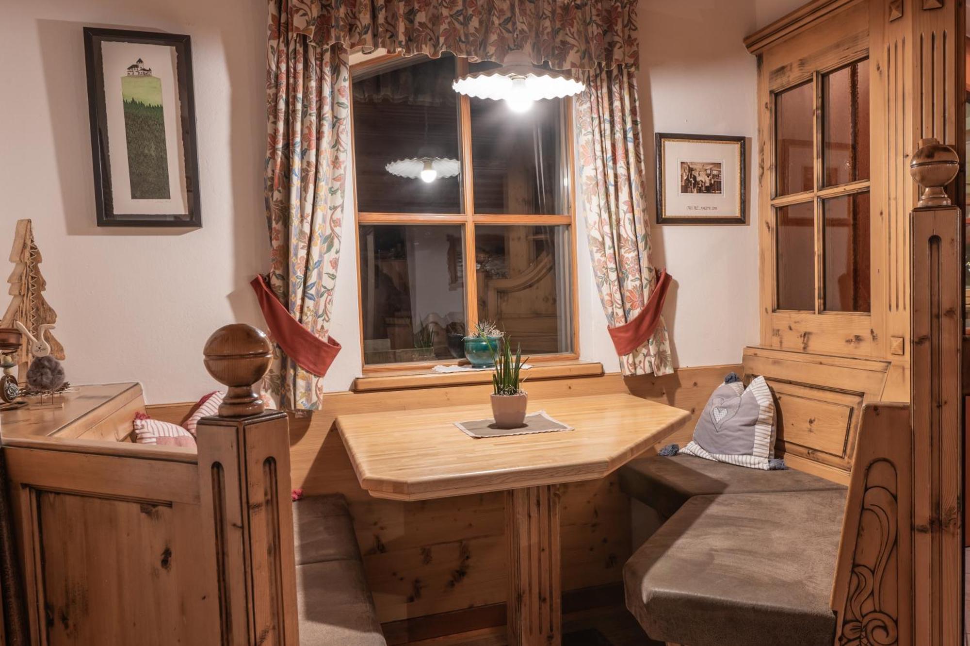 Rifugio La Hotel St. Vigil